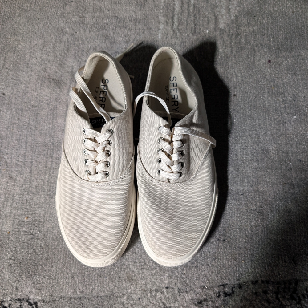 ✨ Sperry Top-Sider Canvas Sneakers – Timeless Nautical Style! ✨